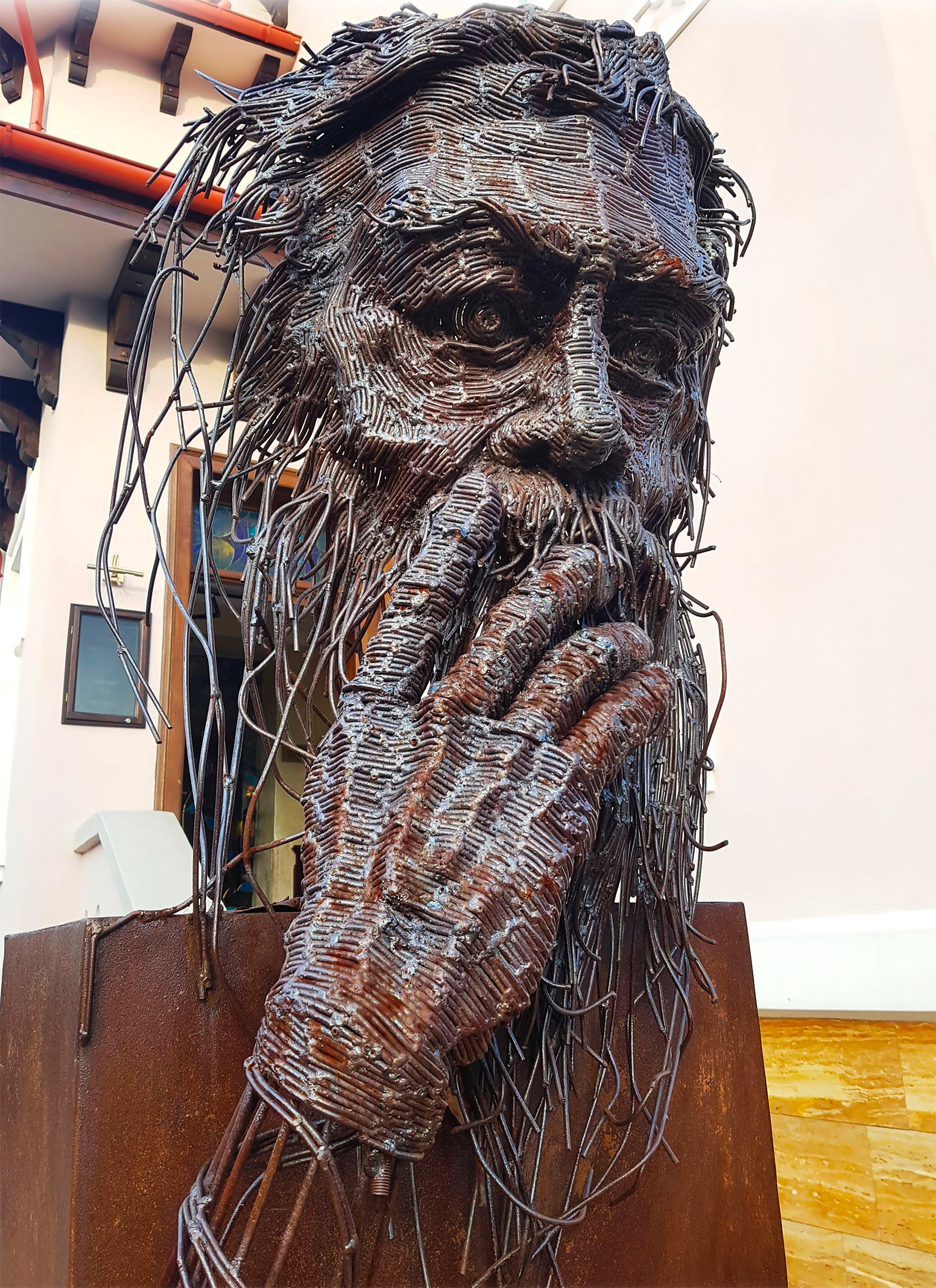 Wire Sculpture by Darius Hulea is a Modern Twist on the Portrait Bust