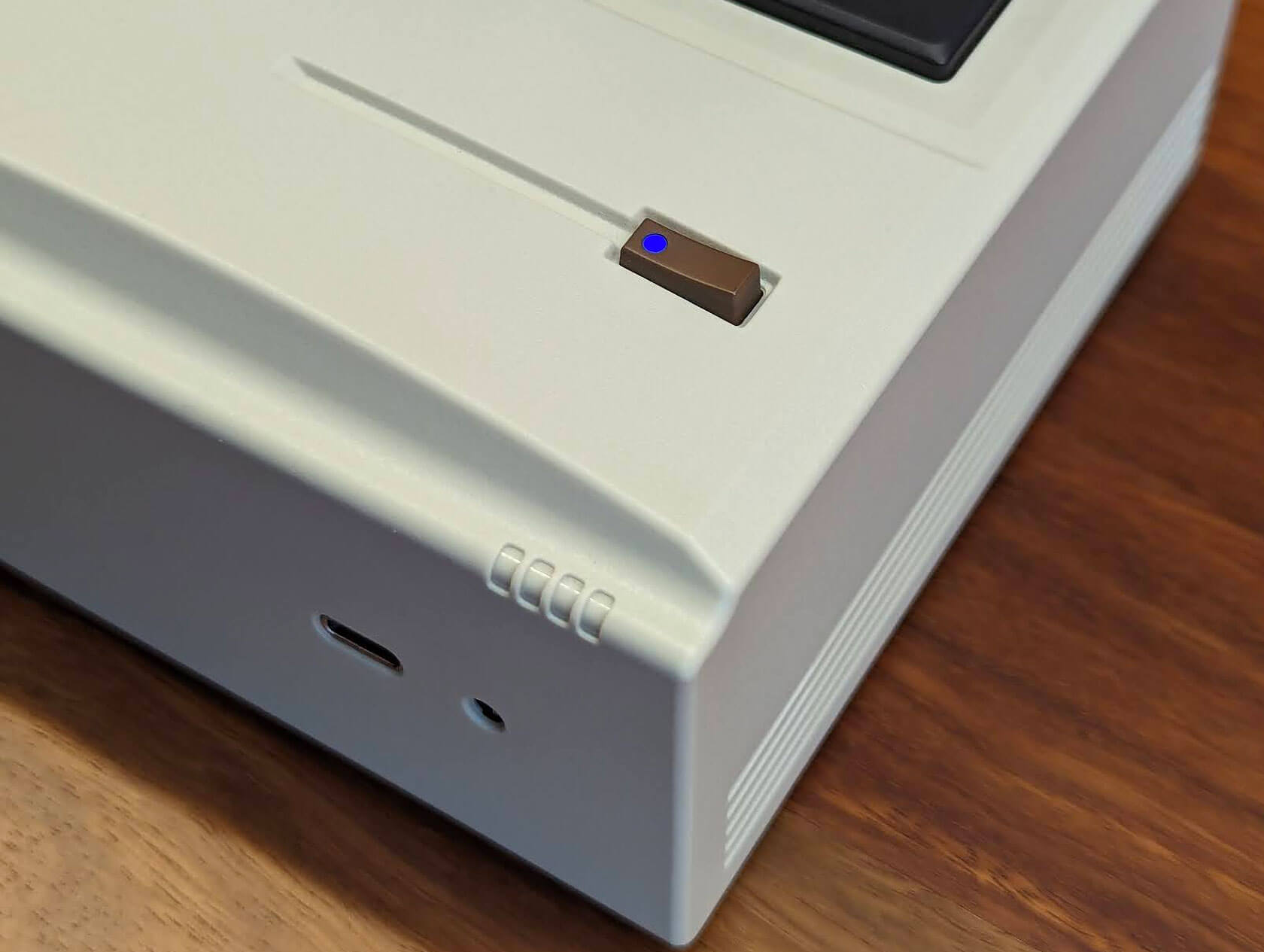 AYANEO Retro Mini PC AM01 Review: Small but Mighty | Daily design ...