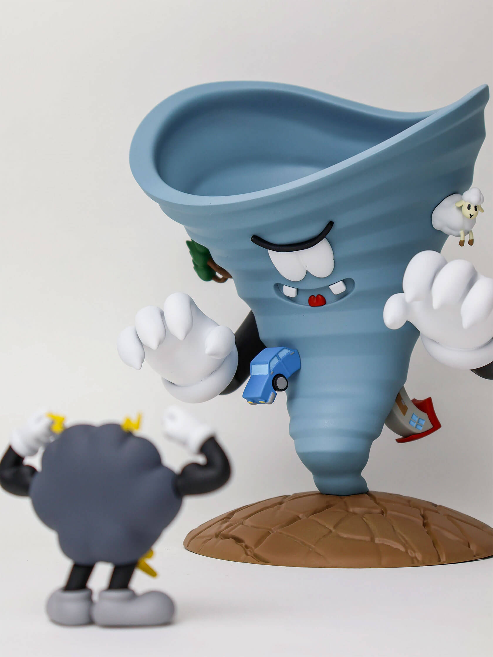 Clouds With Character: The Emotional Art Toys of 2zakka | Daily